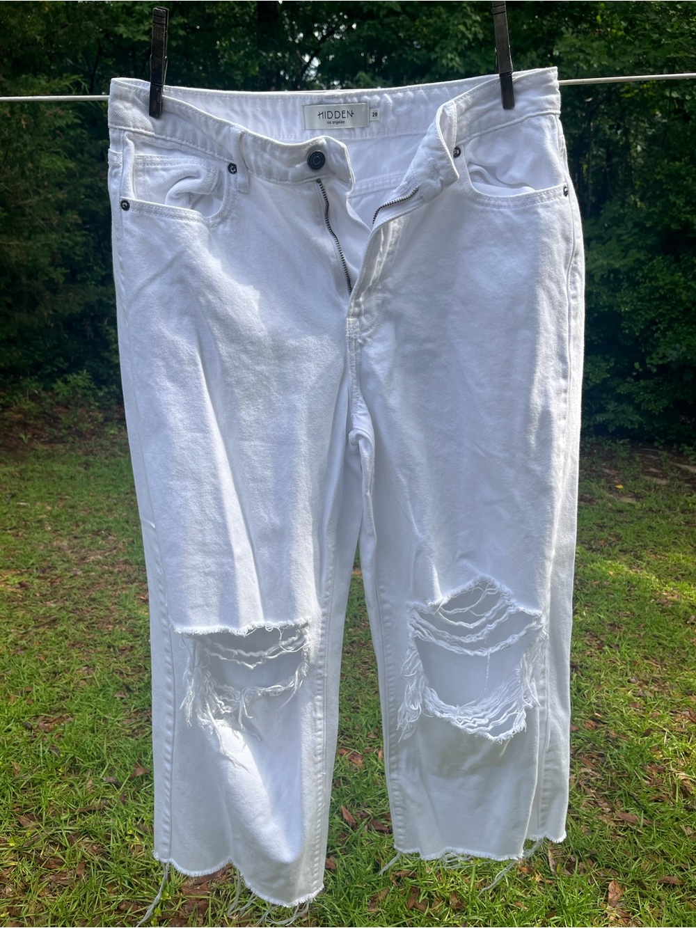 Hidden White Distressed Cropped Women's Jeans